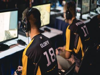 Правительство Японии приняло решение помочь развитию киберспорта в стране