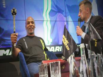 Майк Тайсон выиграл фентези-турнир среди легенд бокса