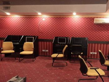 В Василькове настойчиво восстанавливает работу зал игровых автоматов