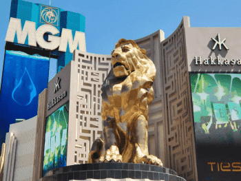 Американская компания MGM Resorts объявила о сокращении 18,000 сотрудников