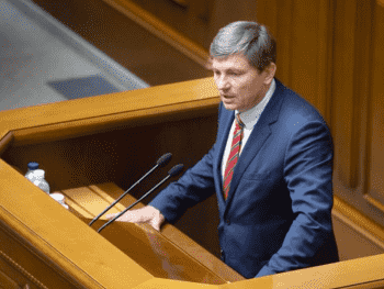 Народный депутат заявил, что игорный бизнес для Зеленского важнее эпидемии коронавируса