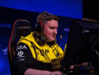 "Все в СНГ хотят победить нас и показать, что хорошо играют и тренируются не просто так," - Егор Васильев