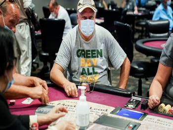 Стеклянные перегородки и дезинфекция игровых автоматов: новое казино в Питтсбурге борется с коронавирусом