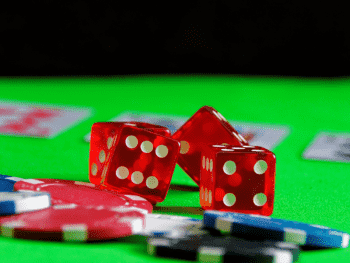 Кабмин официально утвердил двух членов Комиссии по регулированию азартных игр