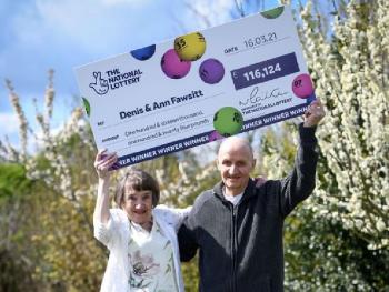 Дедушка забыл очки для чтения и выиграл джекпот