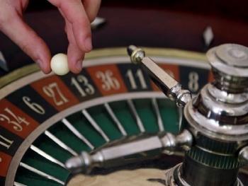 Бывший сотрудник казино подал в суд на Caesars