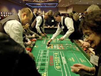 Оператор казино повышает зарплату сотрудникам