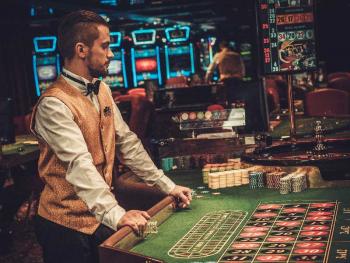 Дорогу молодым. Берут ли на работу в казино людей с опытом?