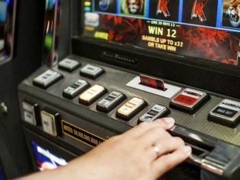 КРАІЛ погодилася полегшити умови для ліцензування грального обладнання