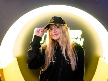 Дівчата штурмують покер: 10 запитань та відповідей Іванни Сої