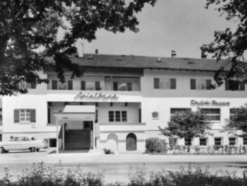 Будівля казино у Баварії стала прихистком для українців