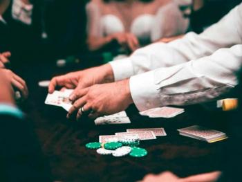 Гетманцев хоче відправити КРАІЛ грати у нелегальні казино