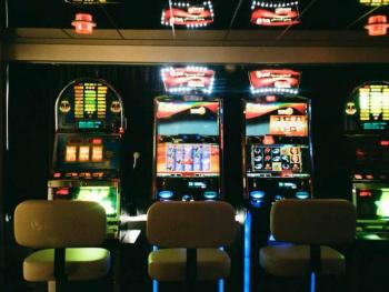 В Ужгороді викрили підпільний зал гральних автоматів під носом у поліції, - соцмережі