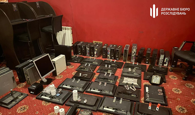 ДБР разоблачило крупную сеть нелегальных игорных залов. 