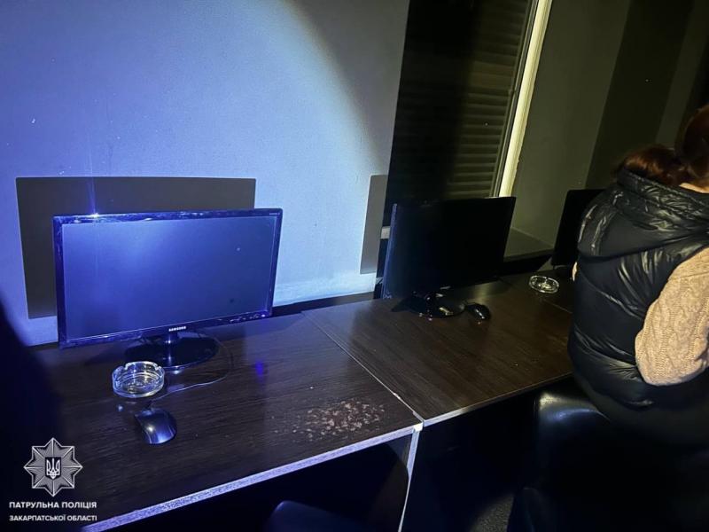 автомати в Ужгороді 2 автомати в Ужгороді 2