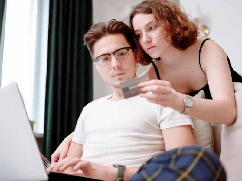 пара з карткою